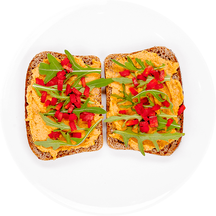Sandwiches mit Kichererbsenpaste und getrockneten Tomaten mit Pfeffer 