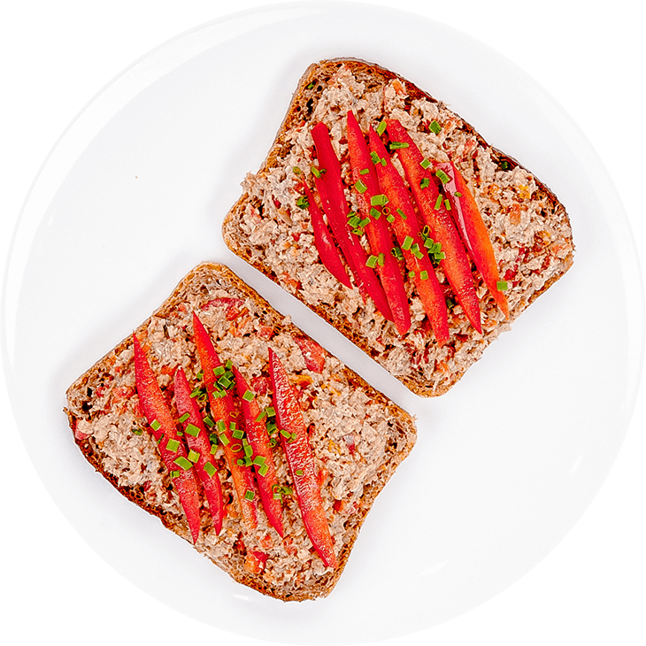 Sandvișuri cu sardine, roșii deshidratate și ardei