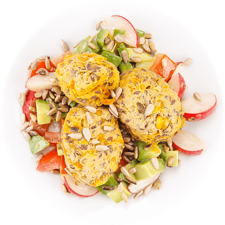 Avokado salatası eşliğinde vegan mercimek köftesi