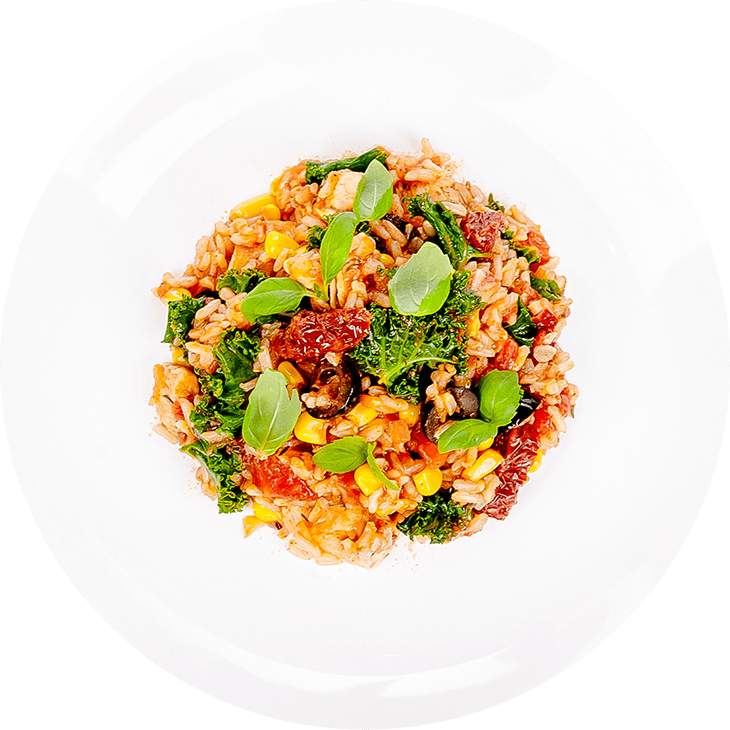 Auflauf mit Putenfleisch, Grünkohl, schwarzen Oliven und braunem Reis 