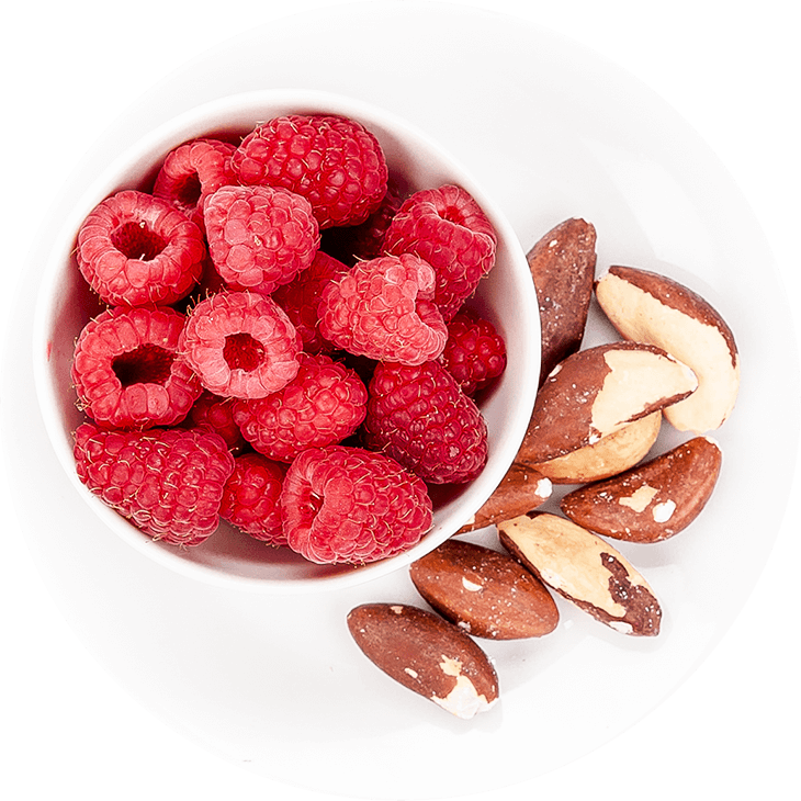 Snack - raspberries + Brazil nuts