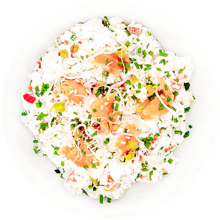 Cottage white cheese with salmon, tomato and chives (low fat)