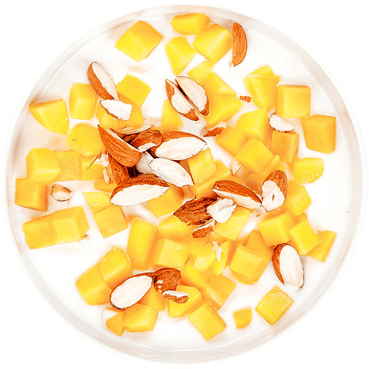 Jogurt z mango i migdałami