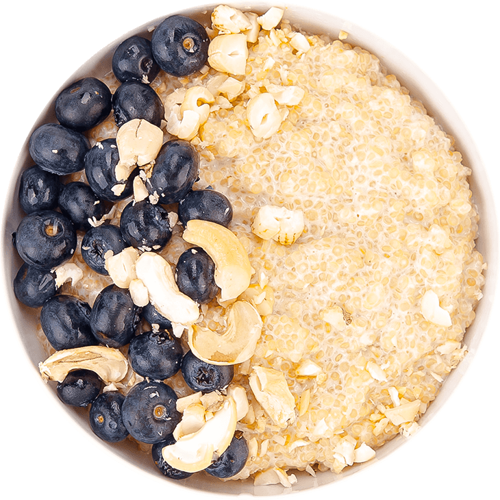 Mandulatejes quinoakása bogyós gyümölccsel és kesudióval
