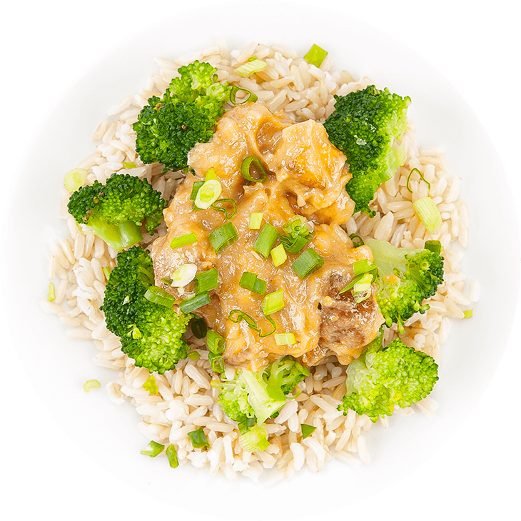Tofu w sosie orzechowym z ryżem brązowym i brokułem