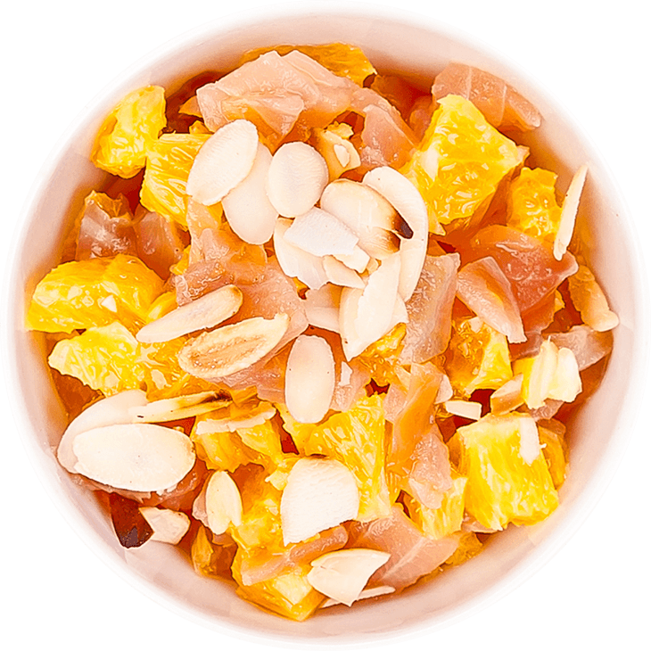 Saláta lazaccal, naranccsal és mandulával