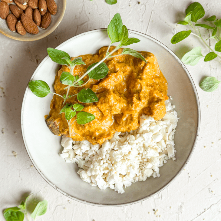 Butter chicken z ryżem z kalafiora